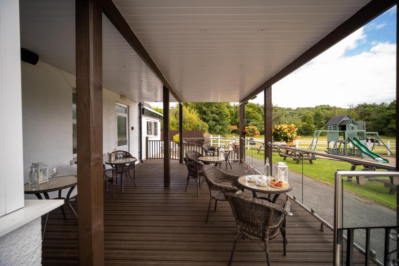 Entire Venue Hire With 8 Bedroom - Your Own Pub Experience Swansea